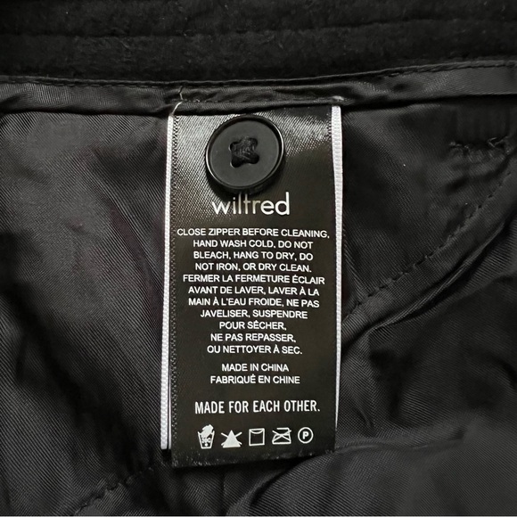 Aritzia Wilfred Funk High Rise Glossy Vinyl Vegan Leather Pants in Black - Sz 4 - Picture 11 of 16